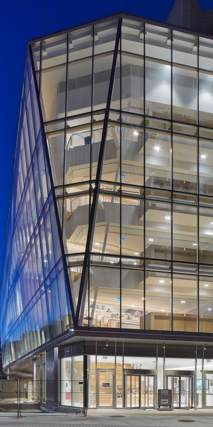 UofTRobartsCommon_TallSize-04_2270x4540