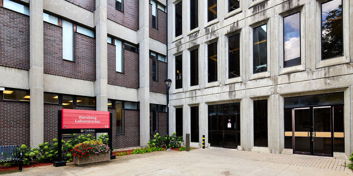 CarletonUniversityHerzbergAddition_BannerSize-01_2270x1335
