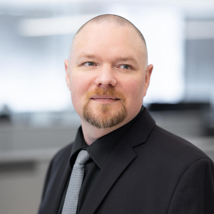 Eric Rubli headshot